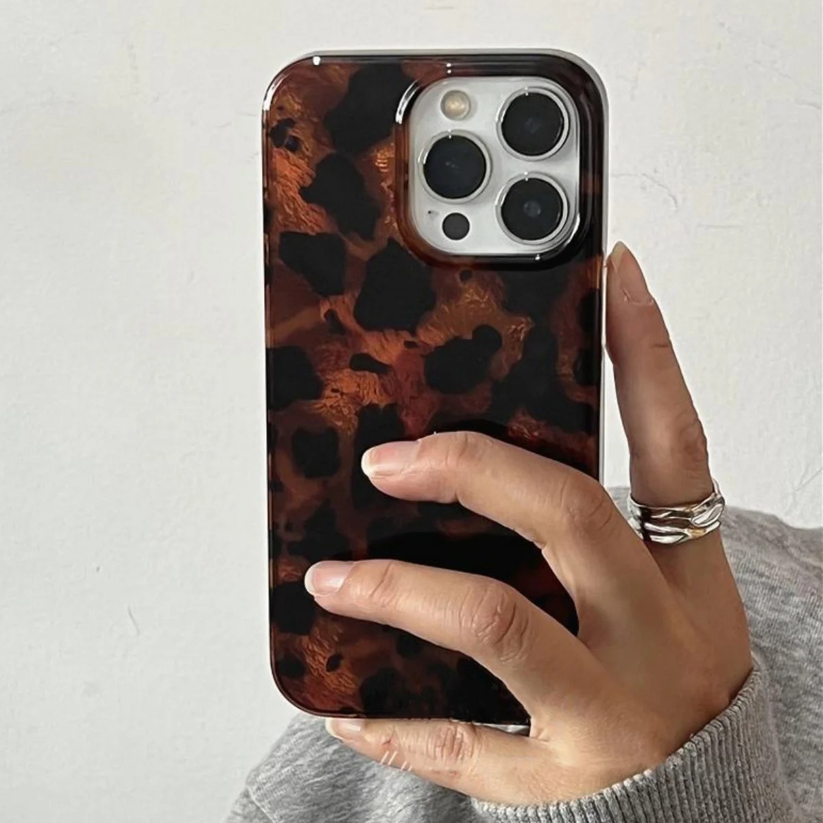 Phone Cases Iphone 17 - غطاء هاتف بتصميم كهرماني عتيق بنقشة