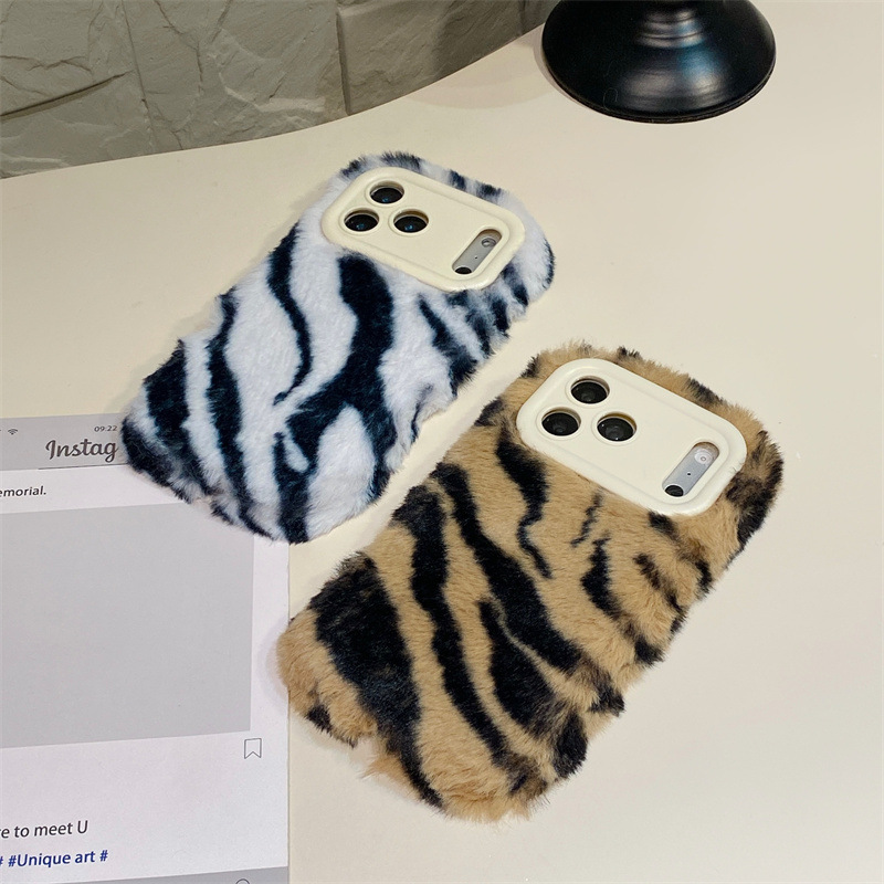 غطاء هاتف فاخر بنمط حمار وحشي  - مراجعة Phone Cases Iphone 17 وسعره