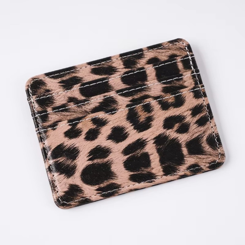 محفظة بطاقات كلاسيكية من الجلد - مراجعة Slim Card Slot Case وسعره